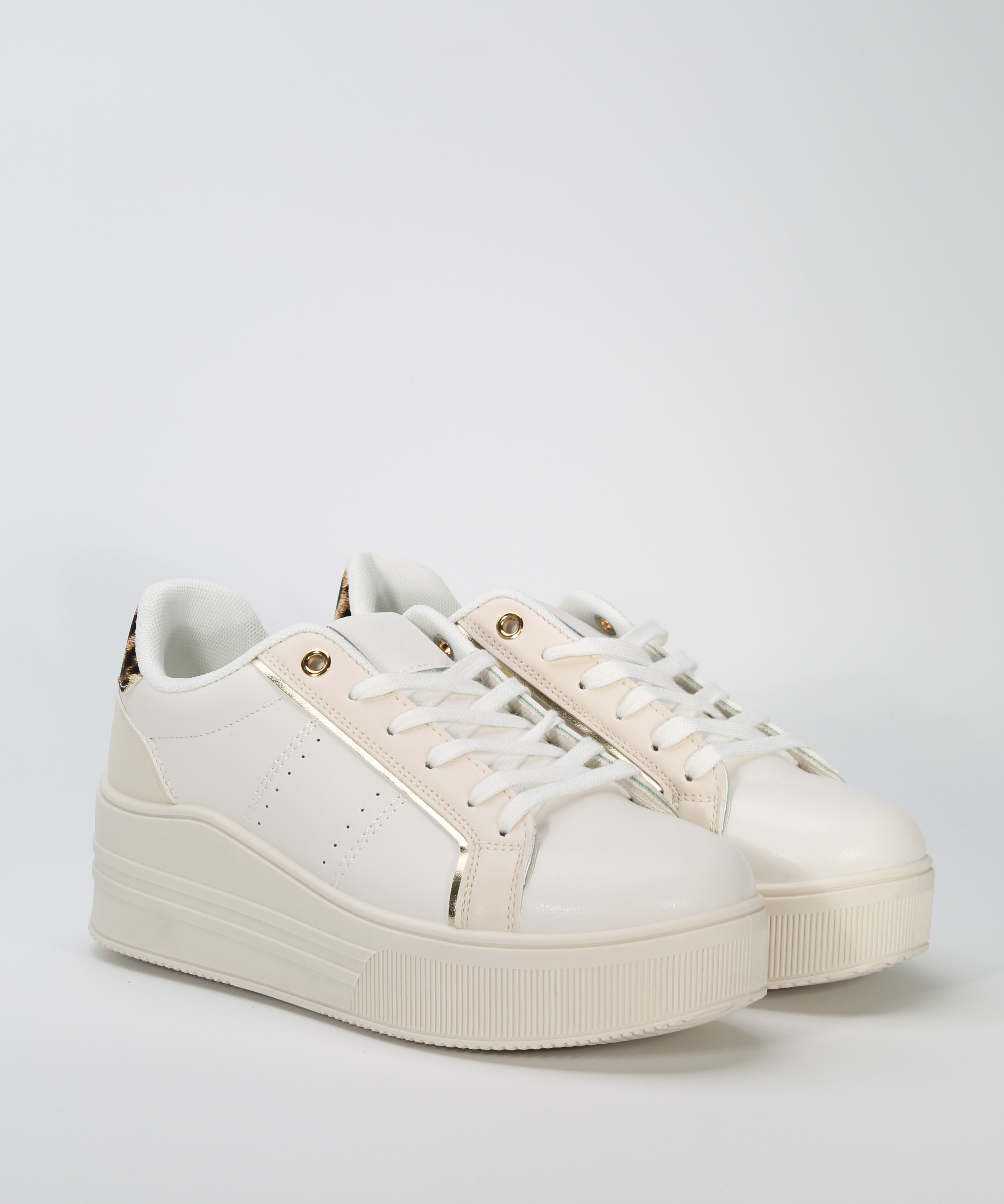 Zapatilla talonera estampada image number null